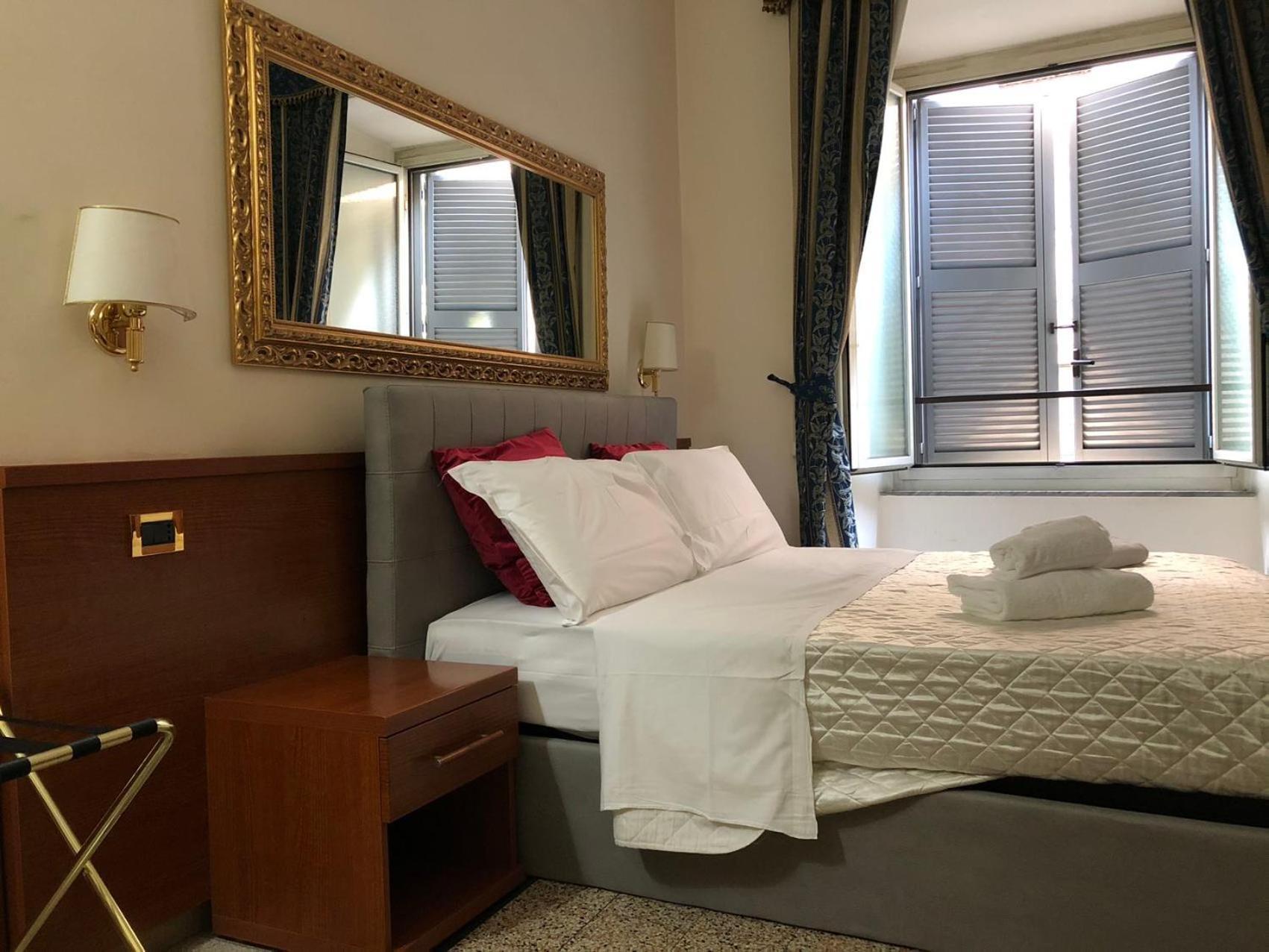 A Rosmini Suites Рим Экстерьер фото